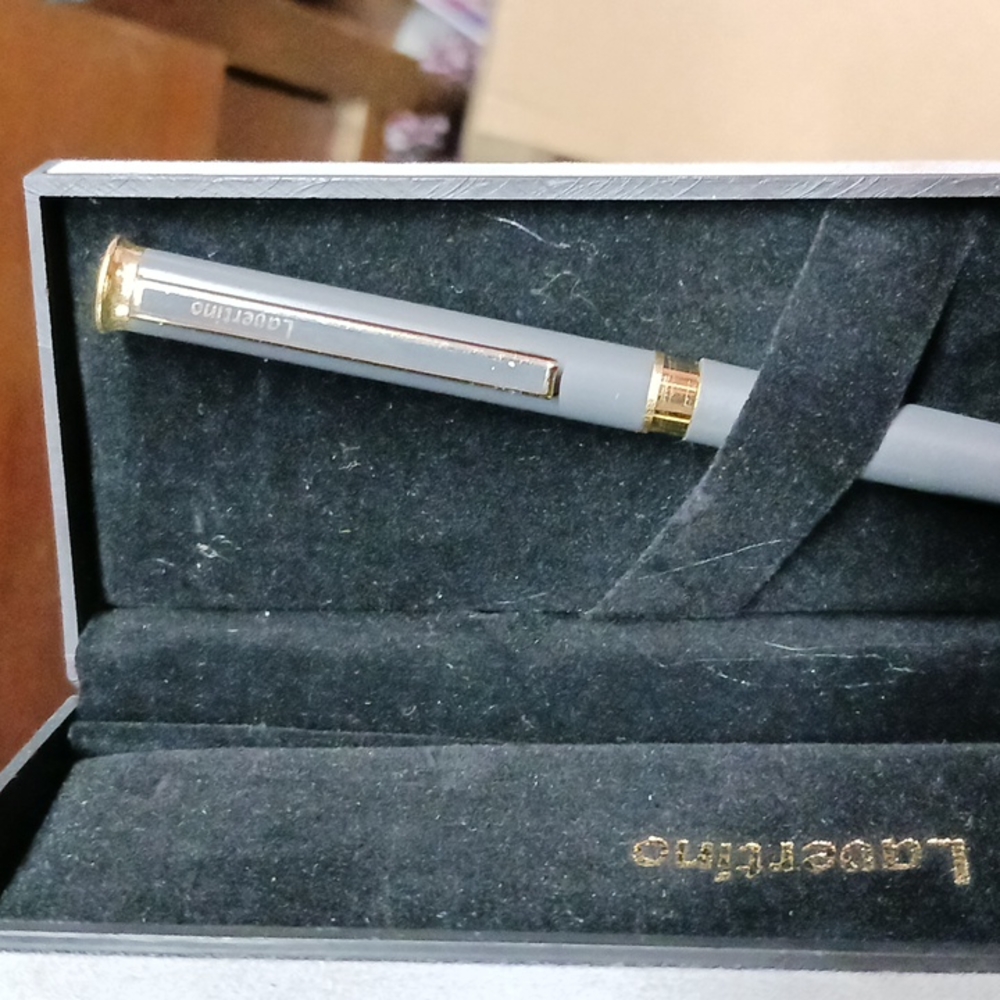 Lavertino designer pen